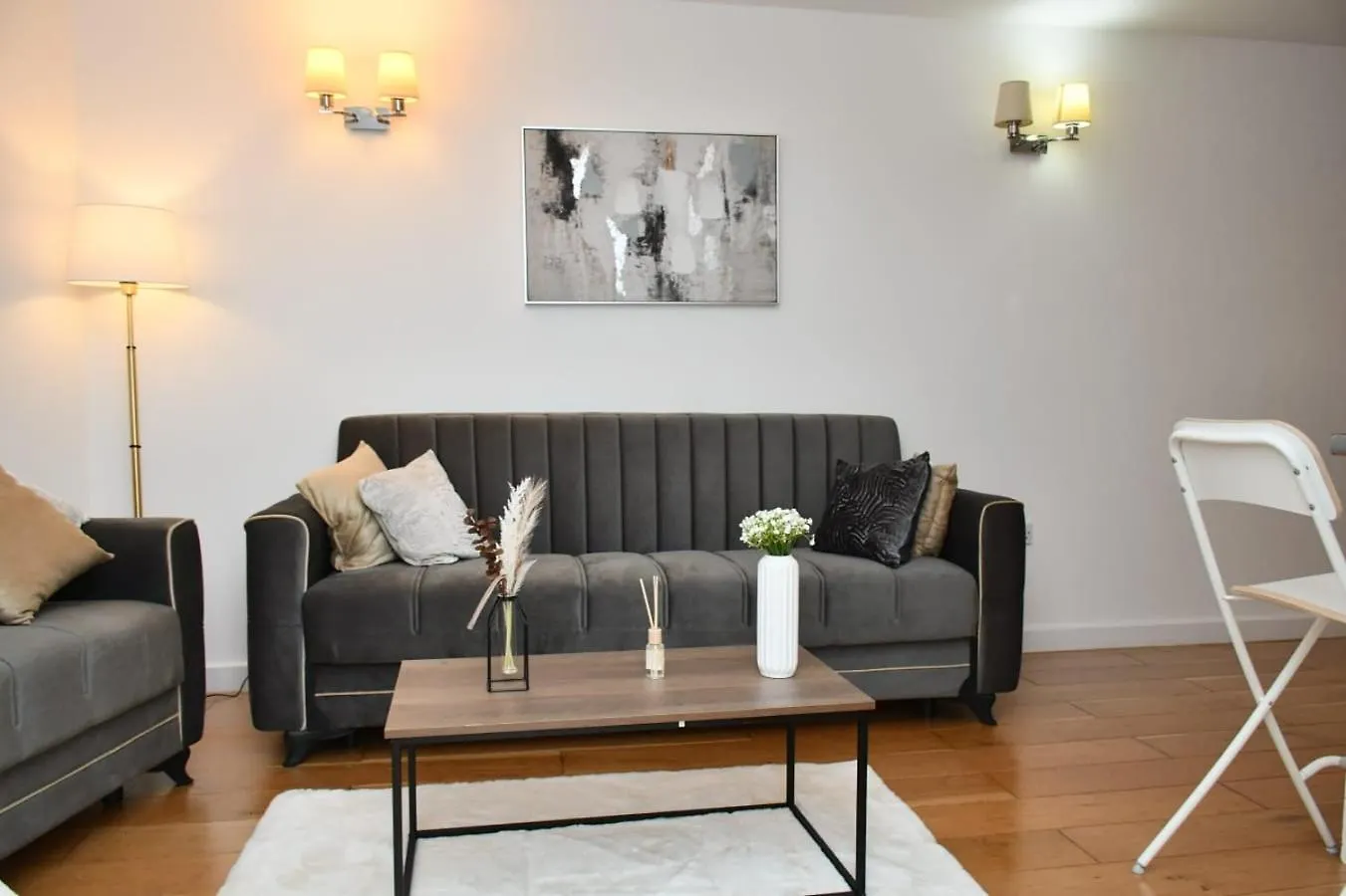 Sleeps 4 - Private Balcony - Wheelchair Accessible London 0*,  United Kingdom