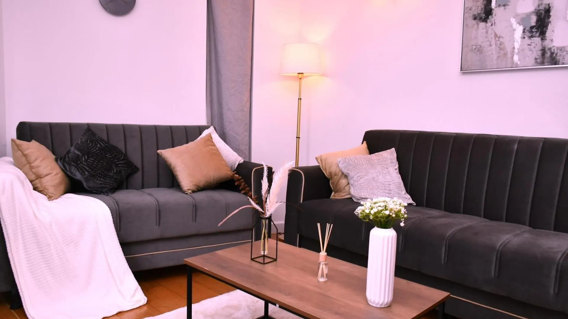 Sleeps 4 - Private Balcony - Wheelchair Accessible Лондон Апартаменты